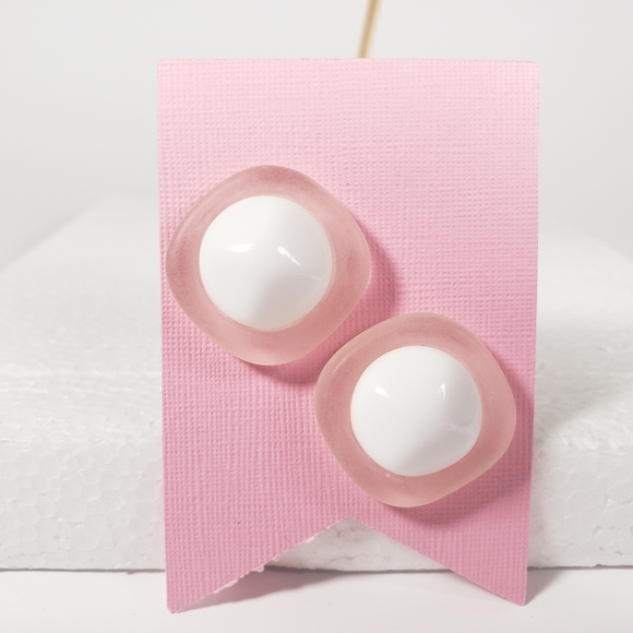 Avon Jewelry - VINTAGE AVON Gorgeous White Opaque Earrings